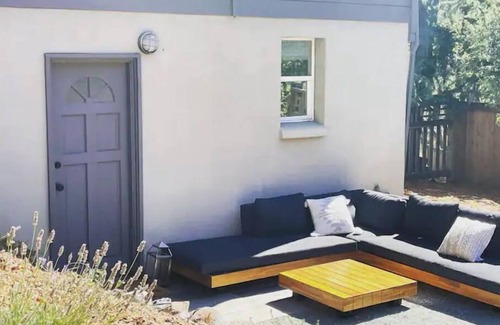 Forest Knolls Apartment | Luxe modern Lagunitas studio at Samuel P Taylor