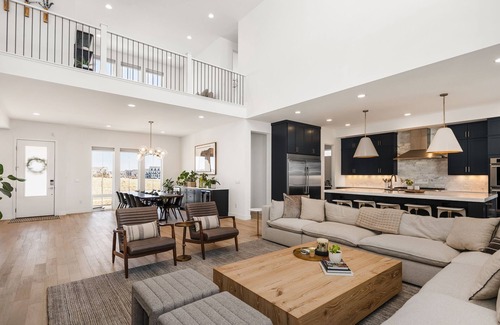 Northfield House | Luxe modern 6,500 sq ft house - situated on park