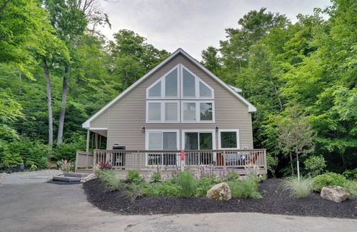 Intervale House | Luxe Mountain Escape ~ Sauna ~ Hot Tub ~ Pool Table ~Arcade Games~ Massage Chair