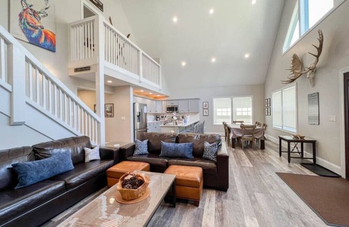 Cranmore Birches House | Luxe Mountain Home | River, Cranmore and Downtown!