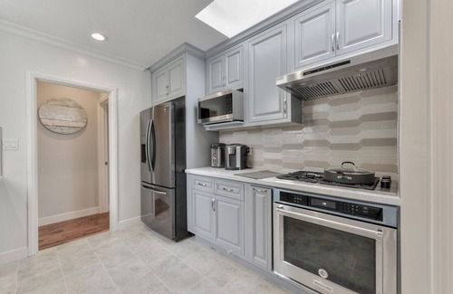 Outer Mission House | LUXE-Newly Remodeled 2BR With City View in SF(Bart/muni)