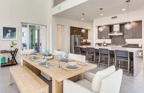 Palm Springs House | Luxe Oasis: Modern Mtn-View Gem in Palm Springs!