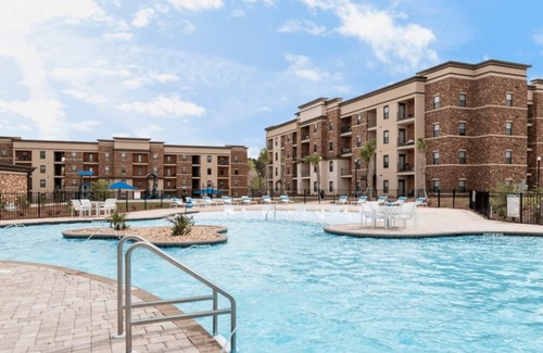 Macon Apartment | Luxe Park 1117 | 2 Bd Apt | Pool, Gym & Parking