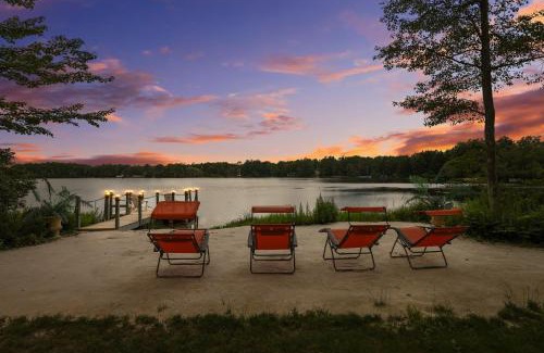Pocono Summit House | Luxe Poconos Lake House with Private Beach