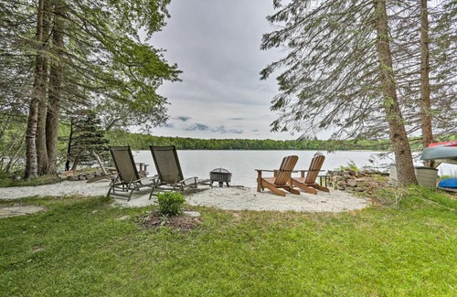 Pocono Pines House | Luxe Poconos Pines Home with Beach and Amenities!
