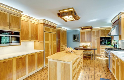 Pocono Pines House | Luxe Poconos Pines Home w/Beach + Amenities!