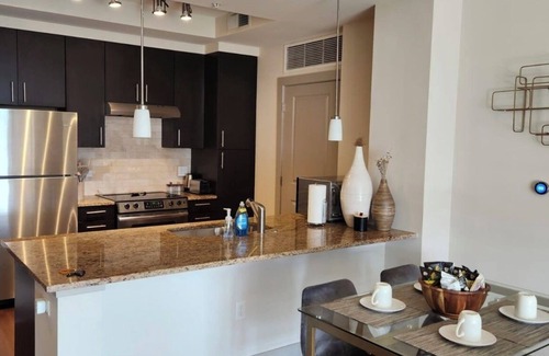 McLean Apartment | Luxe Reserves - 2 BR 2 BA Getaway close to Tysons Corner Mall
