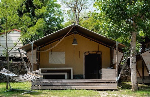 Rignano sull'Arno Ski Chalet | Luxe Sanitary 5 Pers. Villatent at family campsite in Tuscany, Il Poggetto