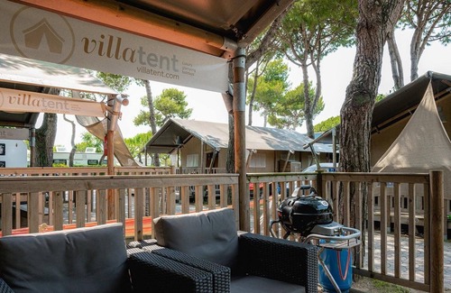 Cavallino-Treporti Ski Chalet | Luxe Sanitary XL 6 Pers. Villatent camping village Cavallino near at the beach