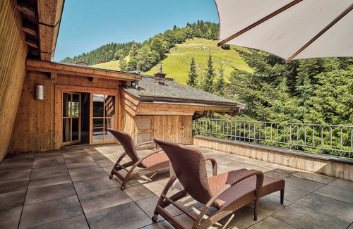 Jochberg Ski Chalet | Luxe Ski Chalet - Private Pool, Sauna, Home Theater, Game Room, Panoramic Views