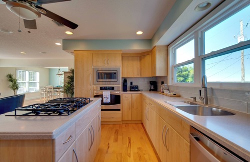 Spring Hill House | Luxe Spring Hill Home w/Patio & Dock!