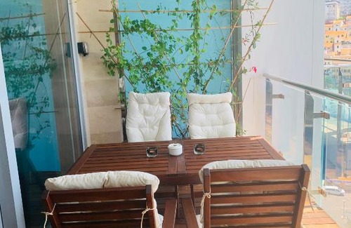 Gibraltar Apartment | Luxe studio seconds from the Marina and city centre