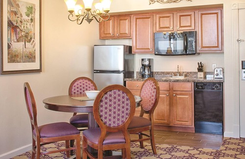 Central Business District Apartment | Luxe Studio w/Resort Outdoor Saltwater Spa, Indoor Hot Tub & Onsite Concierge