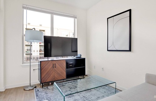 Assembly Square Apartment | Luxe studio w/W/D, Gym, Rooftop. Steps from T stop by Blueground