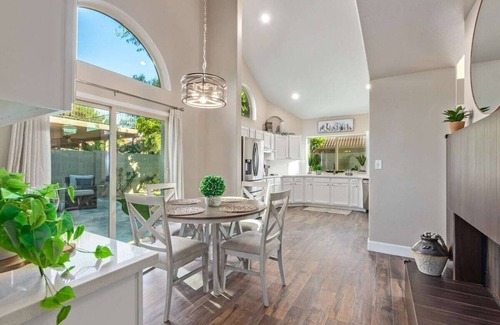 Estate La Colina House | Luxe Tempe Retreat | Heated Pool, Putting Green & Firepit Oasis