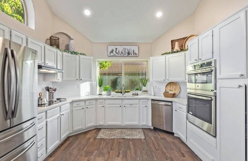 Estate La Colina House | Luxe Tempe Retreat | Heated Pool, Putting Green & Firepit Oasis
