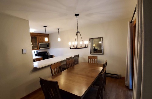 Central Vermont- Killington Condo | Luxe Trailside! Bike + Ski On/Off. Closest unit to hot tub, lift, hotel & trail!