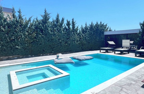 Anavyssos Villa | Luxe Two Bedroom Villa with Private Pool by Olivujoj