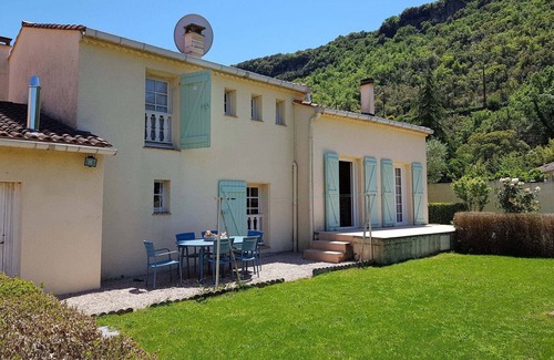 La Tour-Sur-Orb Villa | Luxe Villa in La Tour-sur-Orb