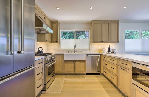 Rutherford House | Luxe Wine Country Getaway w/Vineyard Views