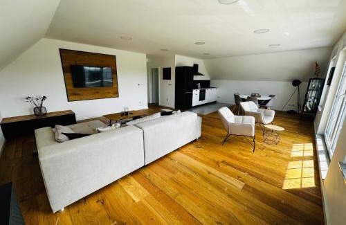 Chateau-Rouge Apartment | Luxeriöse Auszeit im Dreiländereck