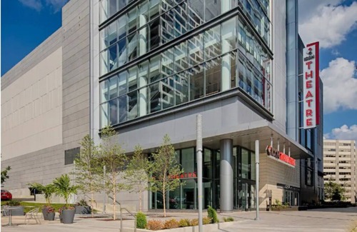 Jefferson Manor Apartment | Luxi Bluish-Gray 2BR Tysons in Boro with Amenities + Mall/Gym/Pool