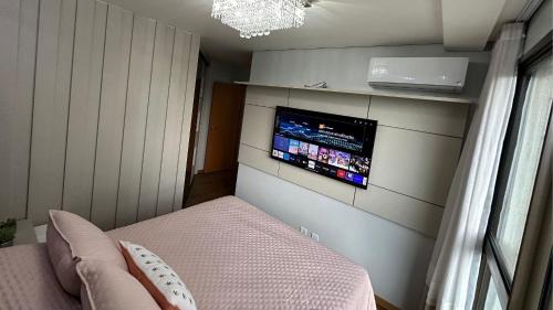 Penha Apartment | Luxo com Ar, Piscina Aquecida e Vista Mar