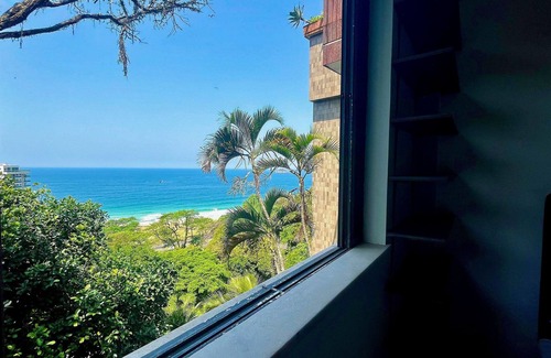Sao Conrado House | LUXOBRASIL #RJ726 10 Bedroom Mansion On Estrada Do Joá Vacation Rentals, Photos and Advertising