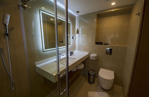 Aqaba Hotel | Luxotel Aqaba Beach Resort & Spa Only 15 years plus