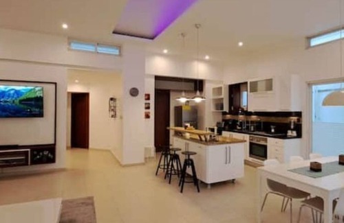 Santiago Province House | luxurious house with jacuzzi and garden
