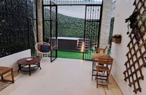 Santiago Province House | luxurious house with jacuzzi and garden
