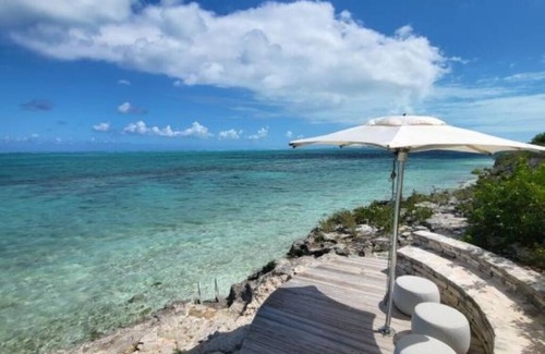 Blue Mountain Hotel | Luxurious Suite Perfect for Romantic Getaways & Stunning Views