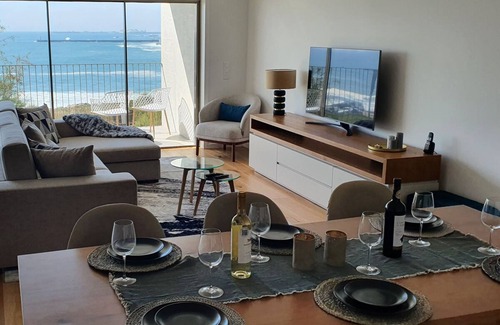 Canidelo Apartment | Luxureous & First line apartment with amazing view over ocean, beach and Porto.