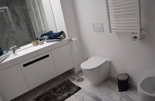 Canidelo Apartment | Luxureous & First line apartment with amazing view over ocean, beach and Porto.