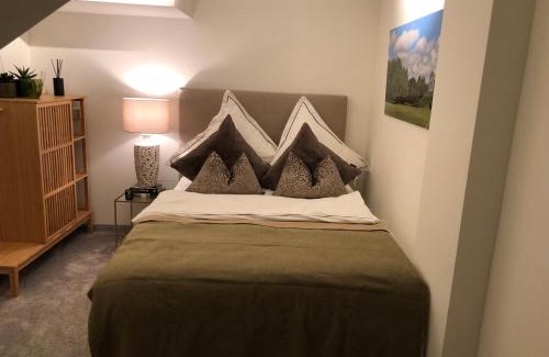 Munchner Freiheit Apartment | Luxuriöses Loft mit großer Sonnenterrasse & Sauna