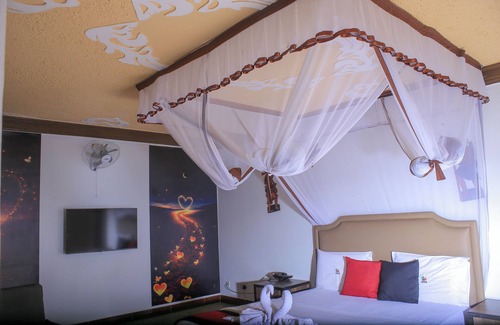 Entebbe Hotel | Luxuries Beach Resort in Entebbe 10 minutes away from International Airport