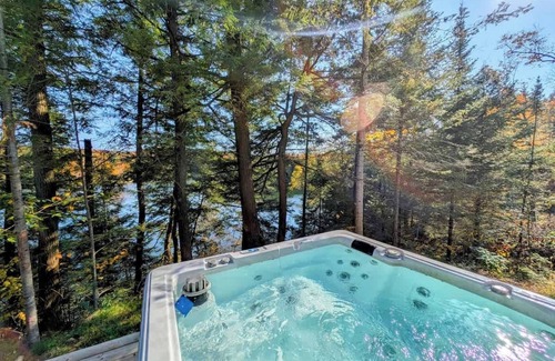 Argenteuil Regional County Municipality Ski Chalet | Luxurious Chalet Ambre - Waterfront, Spa, and Fireplace!