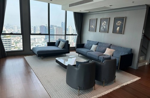 Khlong Toei Nuea Condo | Luxurious 4 Bedroom Penthouse Loft At Nana With Personal Concierge
