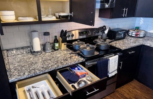 Cherry Apartment | Luxurious 1 King Bed Suite—In Uptown Charlotte!