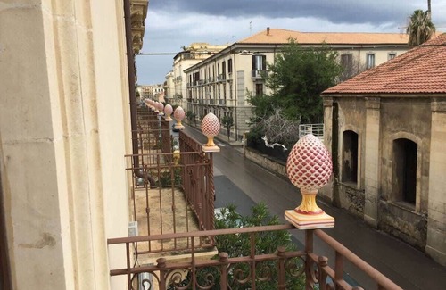 Eastern Sicily Apartment | Luxurious 1BR Executive Suite at Syracuse