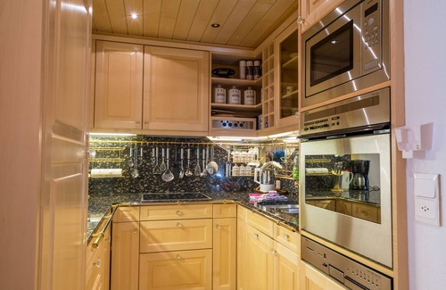 Laax Apartment | Luxurious 2.5 Room Hotel-ApartmentnFREE USE OF: Tennis, Pool, Sauna
