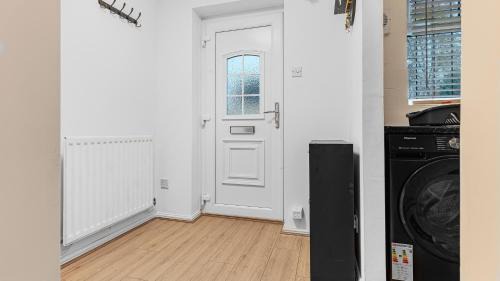 Barnt Green House | Luxurious 2-Bed Home Near NEC, Airport & JLR Ideal for Business or Family Stays