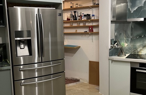 Saronida Apartment | Luxurious 2-Bed Seaside Apartment in Saronida