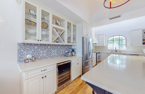 Biltmore Courts Condo | Luxurious 2-Bedroom Retreat in Phoenix with Stunning Mountain Views