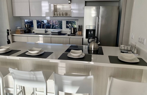 Piscadera Apartment | Luxurious 2BD Apt. w/Ocean Views & Pool & Wi-Fi