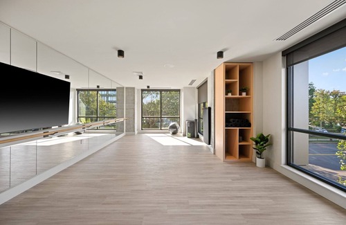 East Somerville Apartment | Luxurious 2BR - 2BA Apt at Hyatus
