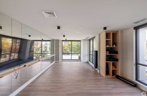 East Somerville Apartment | Luxurious 2BR - 2BA Apt at Hyatus