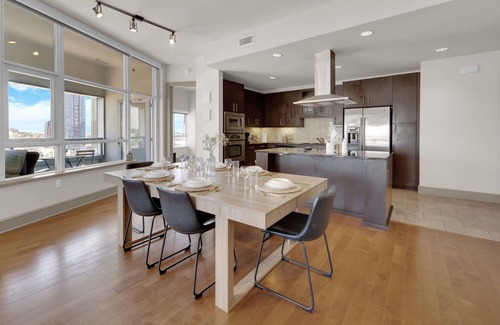 East Village Apartment | Luxurious 2BR/2BA High-Rise in East Village – Walk to Petco Park & Gaslamp