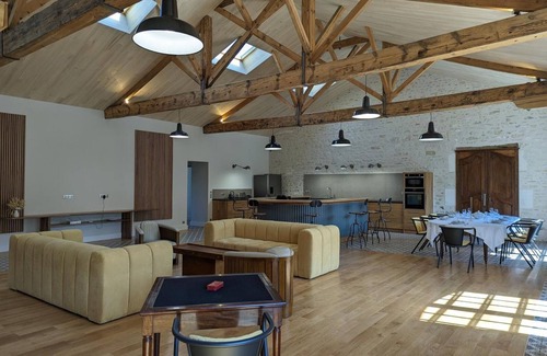 Gondeville Apartment | Luxurious 2BR Apt with Gourmet Kitchen & Private Baths, Central Location, Dec-Feb Truffle Tasting