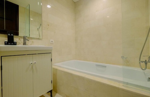 Karet Apartment | Luxurious 2BR at The Masterpiece Condominium Epicentrum Apartment By Travelio